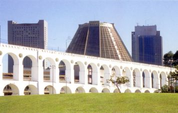 Arcos da Lapa aqueduct in front of Catedral Metropolitana